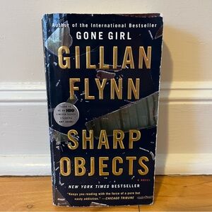 Gillian Flynn Sharp Objects Psychological Thriller Book
